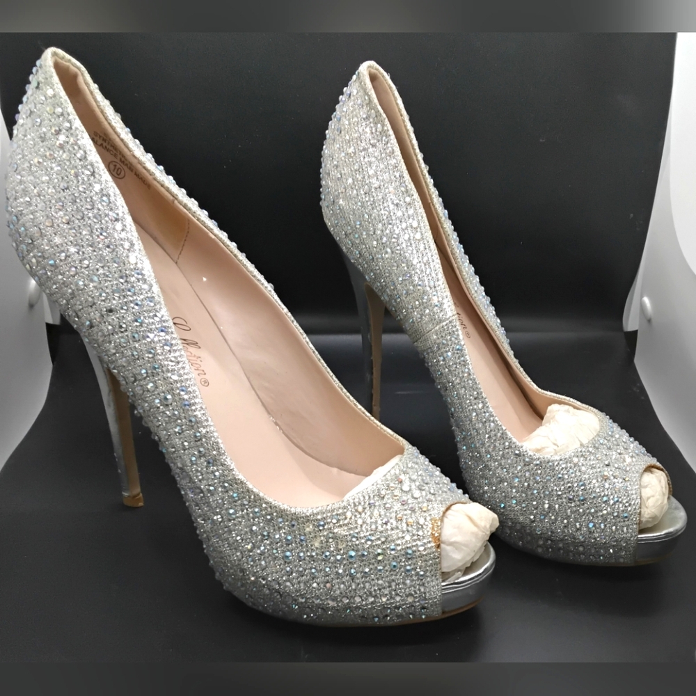 Classiques Entier Silver Peep-Toe Heels